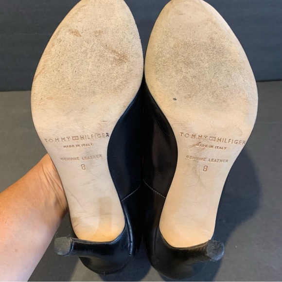 Tommy Hilger Women's Navy Blue Pumps.  Size 8 - Picture 4 of 6